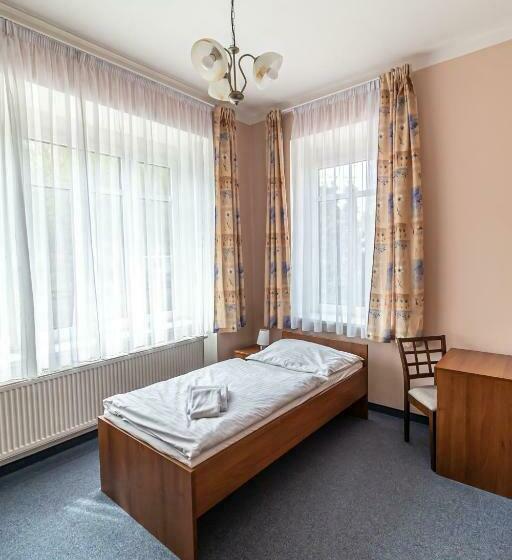 Номер Стандарт Индивидуальный, Letní Pobyt Na Hotelu Samechov V Posázaví