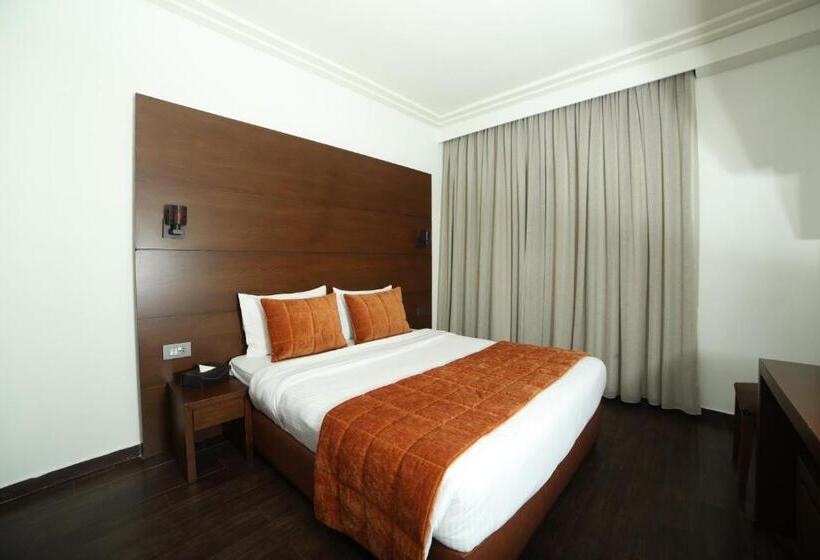 سوییت سوپریور, Britannia Suites