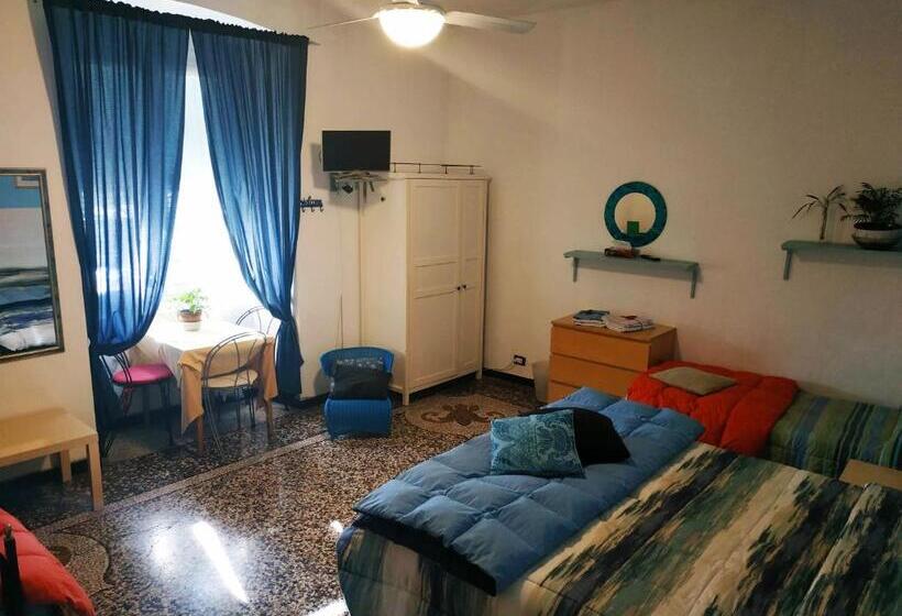غرفة عائلية حمام مشترك, Delfino Blue