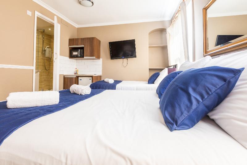 Семейный Номер, Ebury House