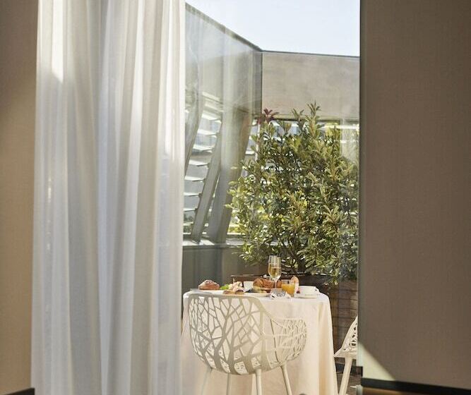 Семейный Номер, Le Parchamp, A Tribute Portfolio Hotel, Paris Boulogne