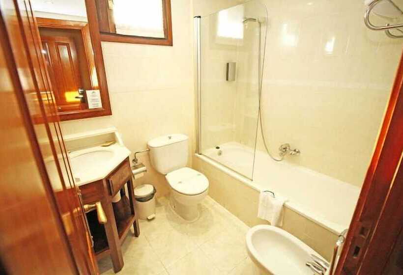 Номер Стандарт Трехместный, Sno Villa De Sallent 3