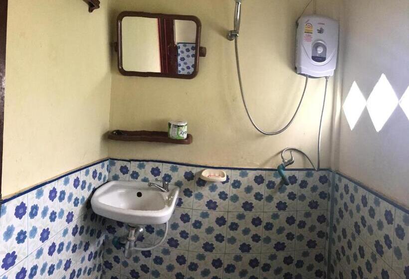 Номер Стандарт Вид на Сад, Somphamit Guesthouse