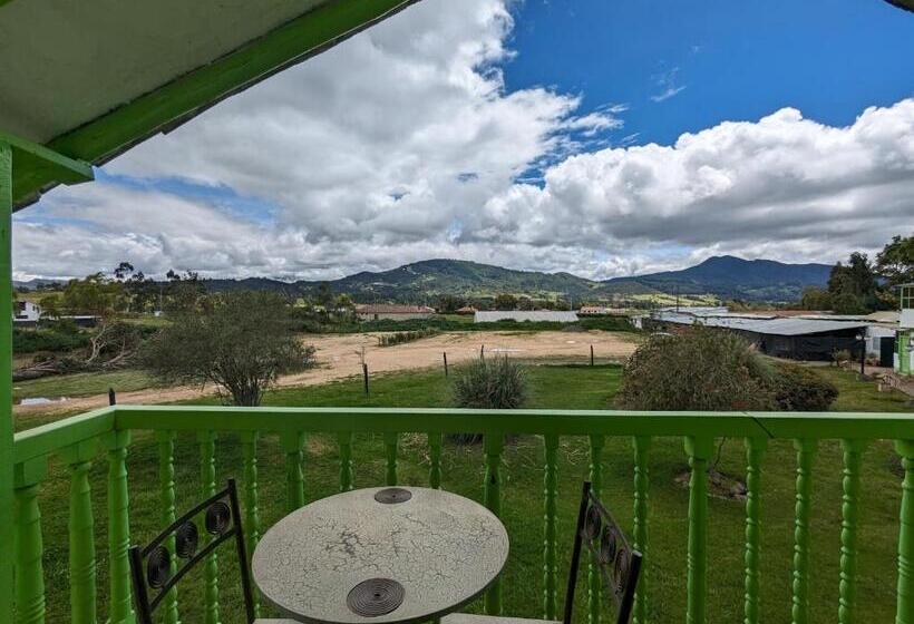 Habitación Estándar con Balcón, Posada Cafe La Huerta