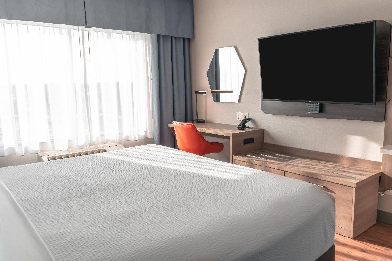Люкс Кровать Кинг, Holiday Inn Express Kingston Central, An Ihg