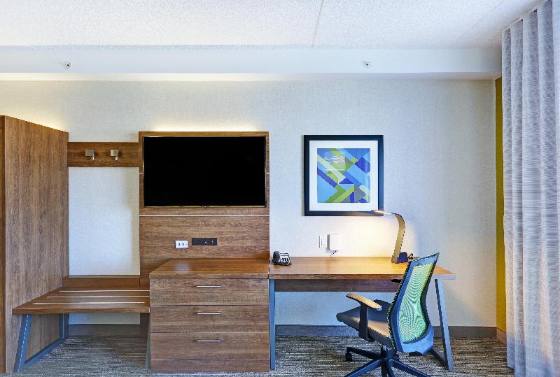 适合残疾人士使用的套间, Holiday Inn Express & Suites   Woodstock, On Canada