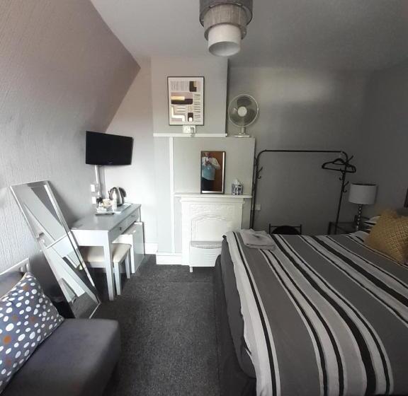 이코노미 룸, Caversham Lodge