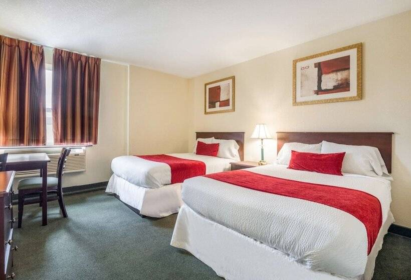 带2个双人床的标准工作室, Knights Inn Orillia