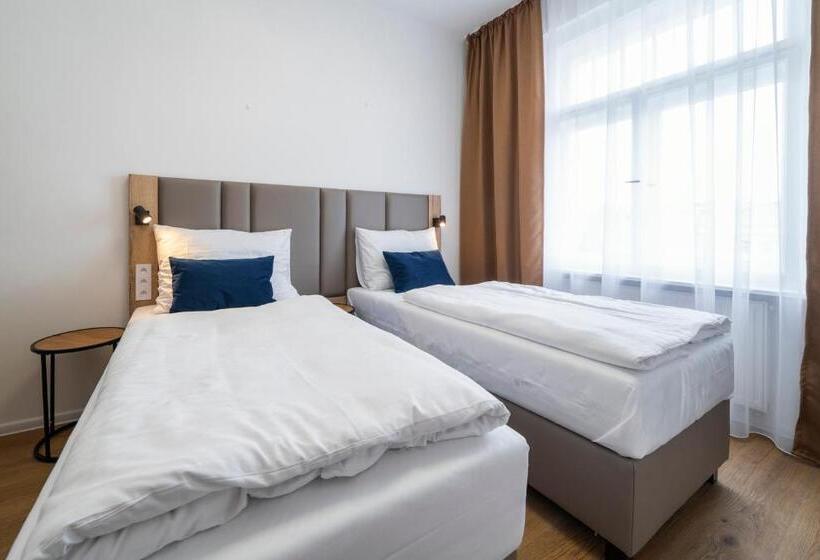Quarto Estandar, Leon