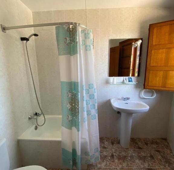 اتاق استاندارد با بالکن, Hostal La Alberca