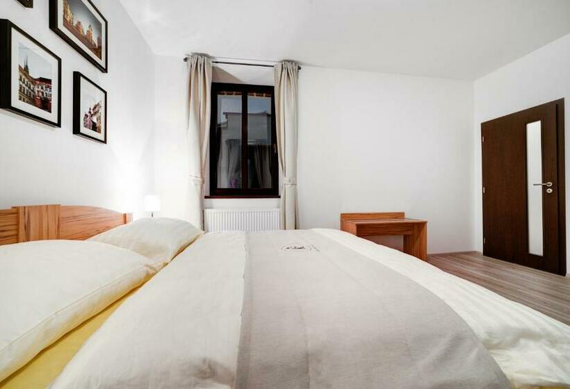 Quarto Estandar, Penzion Královská Cesta