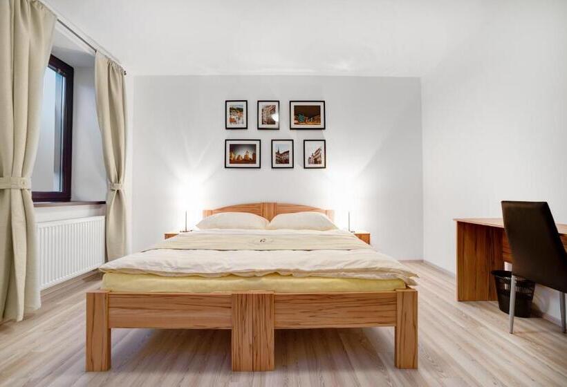 Quarto Estandar, Penzion Královská Cesta