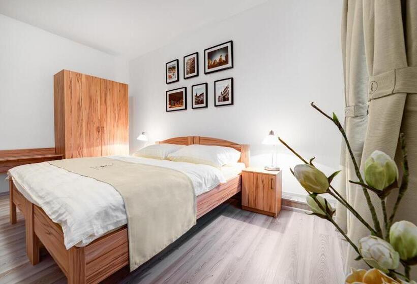 Quarto Estandar, Penzion Královská Cesta