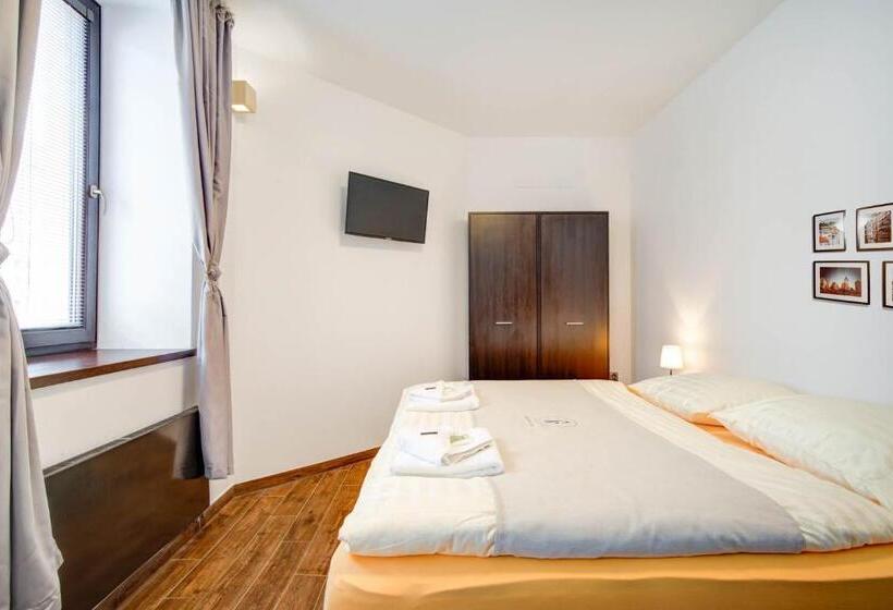 Quarto Estandar, Penzion Královská Cesta