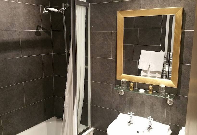 高级三人间, White Hart Inn