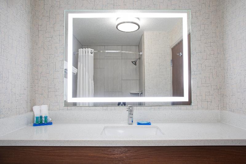 Люкс Кровать Кинг, Holiday Inn Express Hotel & Suites Longmont, An Ihg