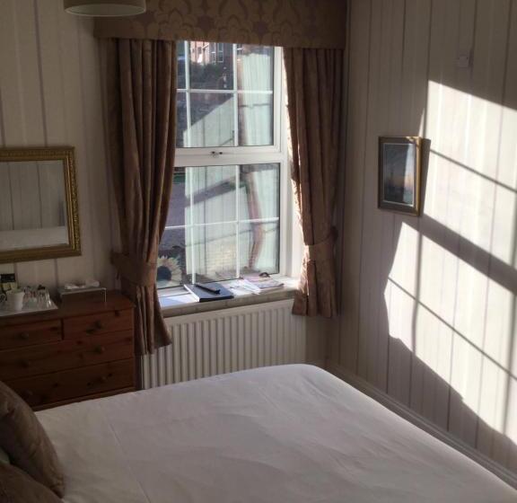 Номер Стандарт Вид на Сад, Arundel House
