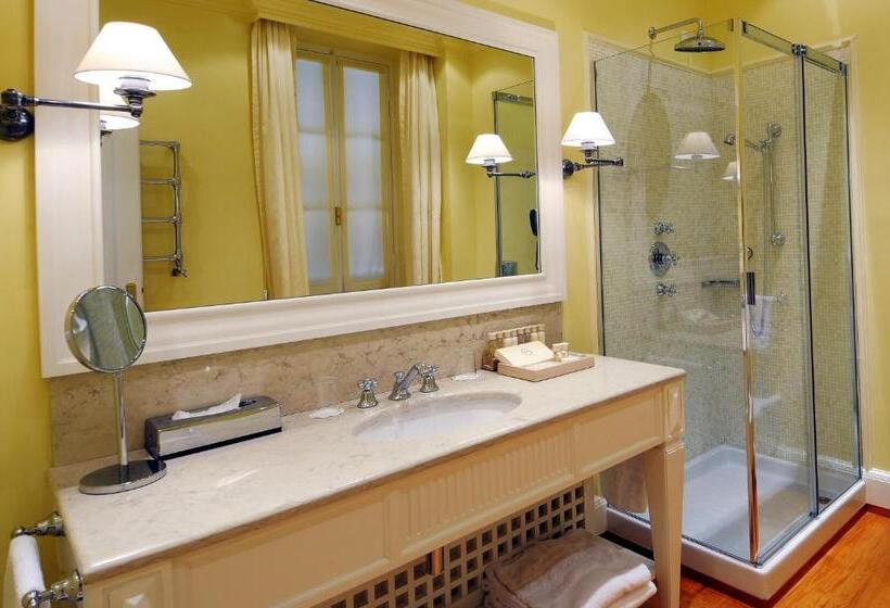 Номер Стандарт, Villa Della Pergola Relais Et Chateaux