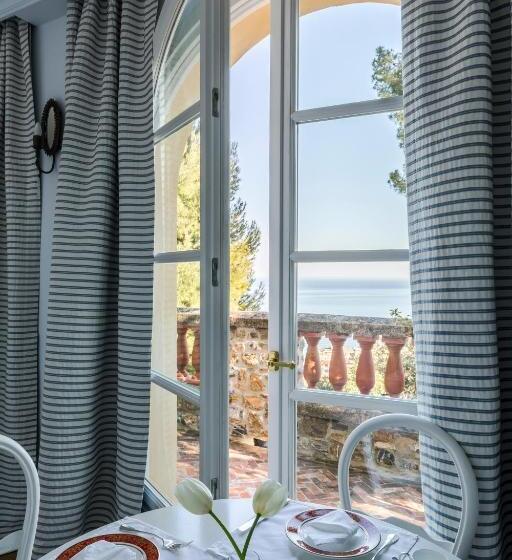 Люкс Повышенной Комфортности, Villa Della Pergola Relais Et Chateaux