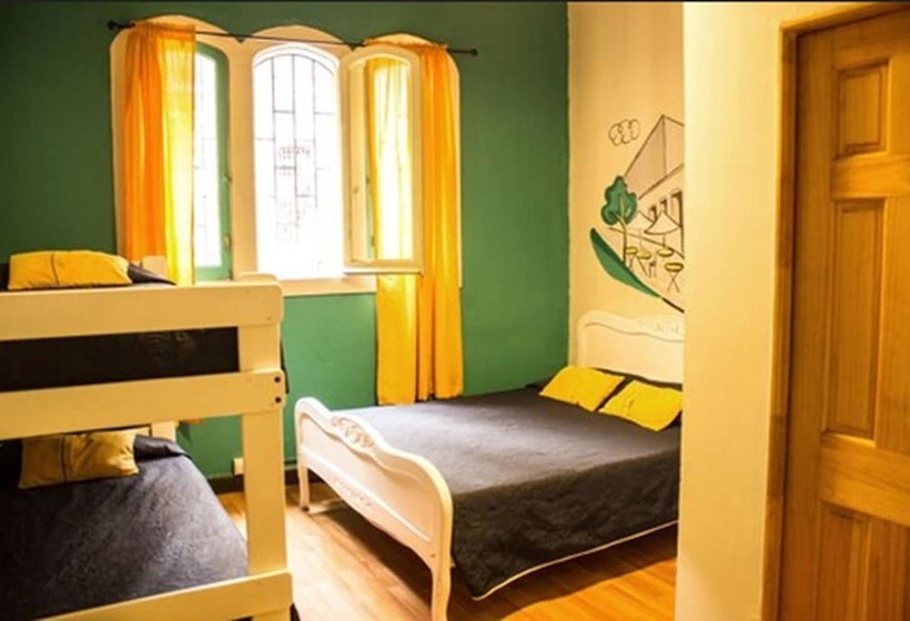 标准三人间, Hostal Forestal
