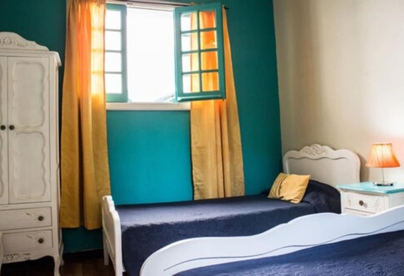标准三人间共用浴室, Hostal Forestal