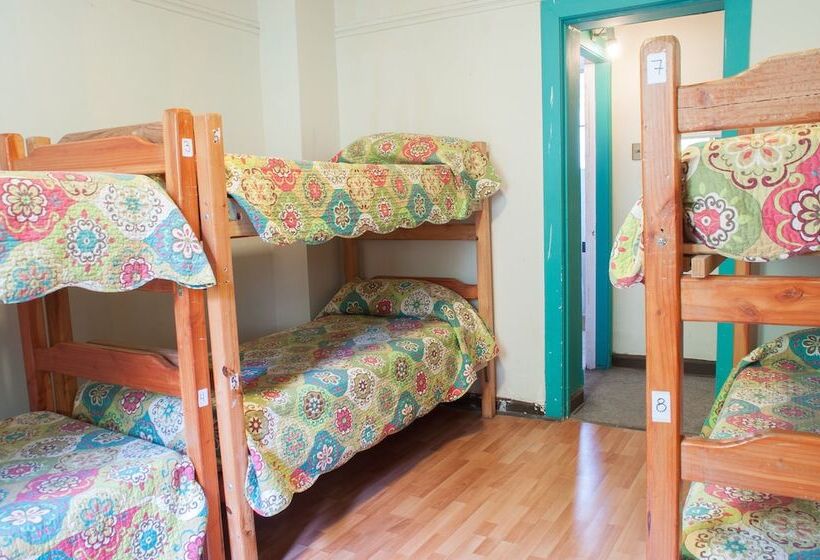 共用房间的床, Hostal Forestal