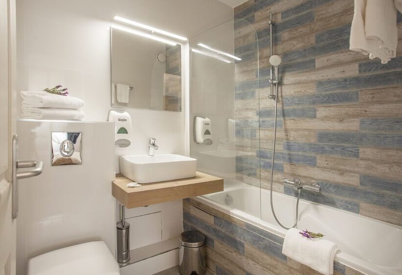 Номер Стандарт Вид на Море, Le Neptune & Spa