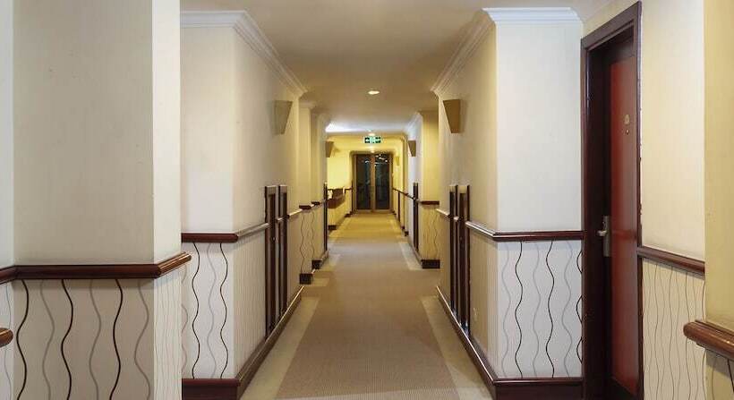 Номер Deluxe, Swiss Belhotel Tarakan