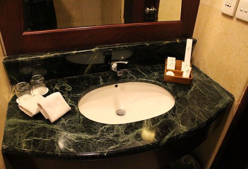 Номер Deluxe, Swiss Belhotel Tarakan