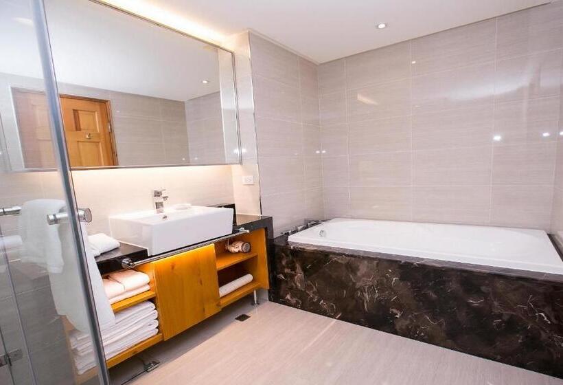 اتاق استاندارد چهار تخته, The Richforest Hotel  Sun Moon Lake