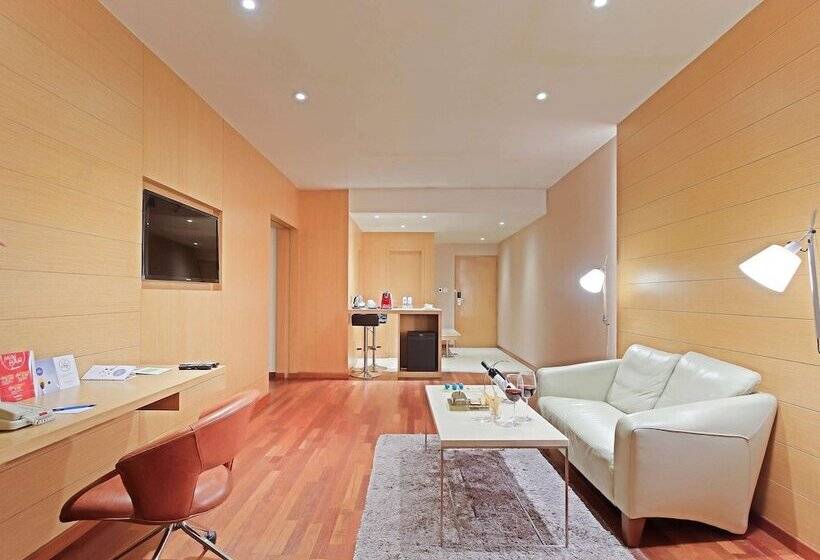Люкс Executive Вид на Море, Novotel Visakhapatnam Varun Beach