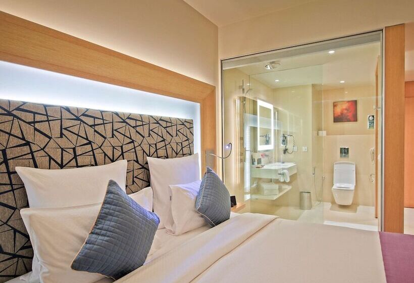 Номер Superior, Novotel Visakhapatnam Varun Beach