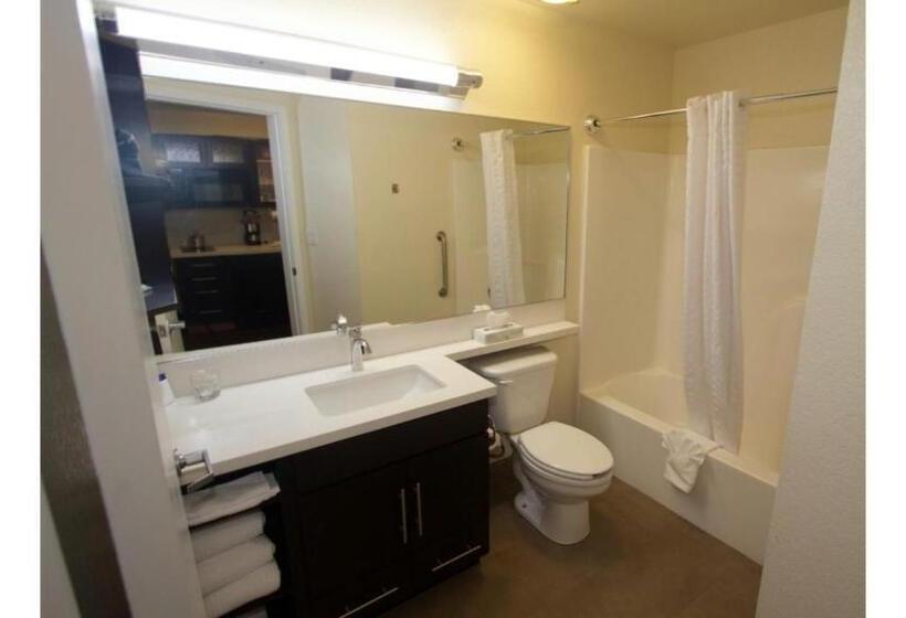 스탠다드 스튜디오, Candlewood Suites West Little Rock, An Ihg