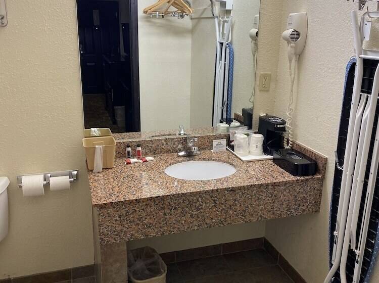 Номер Стандарт 2 Двуспальные Кровати, Days Inn By Wyndham Oklahoma City/moore