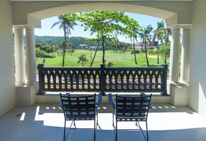 Полулюкс, Fairways And Bluewater Boracay