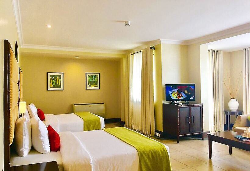 Люкс, Fairways And Bluewater Boracay