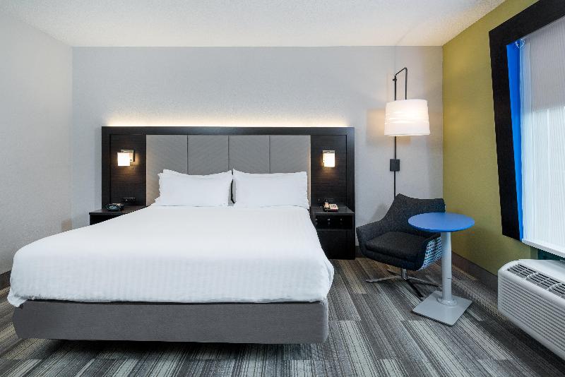 Номер Стандарт Кровать Кинг Адаптированный для Инвалидов, Holiday Inn Express & Suites Florence I 95 & I 20 Civic Ctr, An Ihg