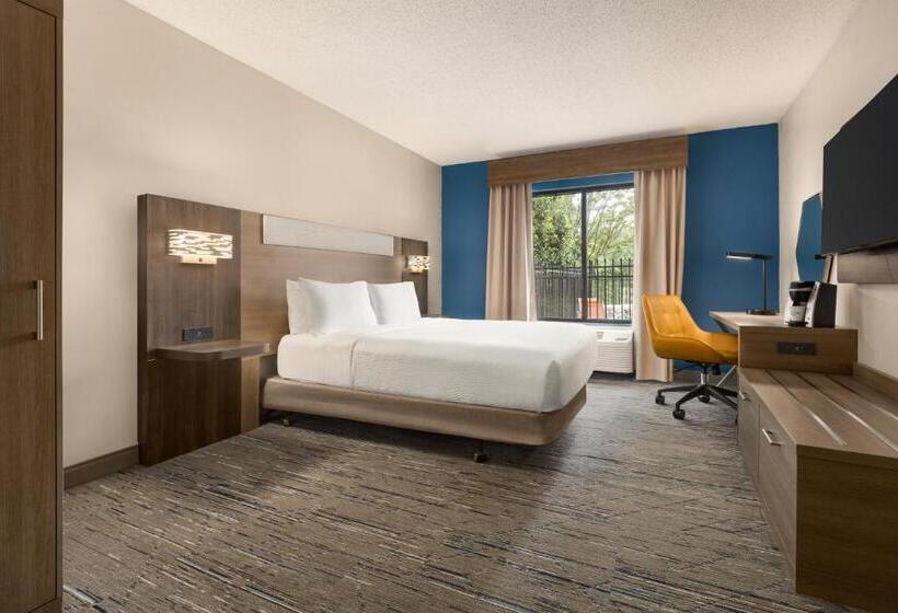 장애인을 위한 스위트, Holiday Inn Express & Suites Greenville Downtown, An Ihg