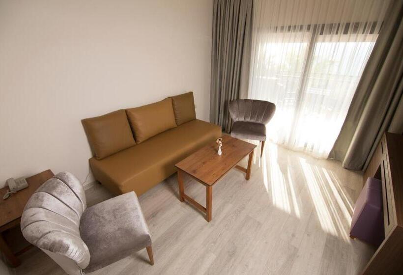 套房, Neopol Hotel Deluxe