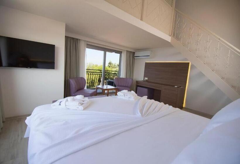 Familjerum, Neopol Hotel Deluxe