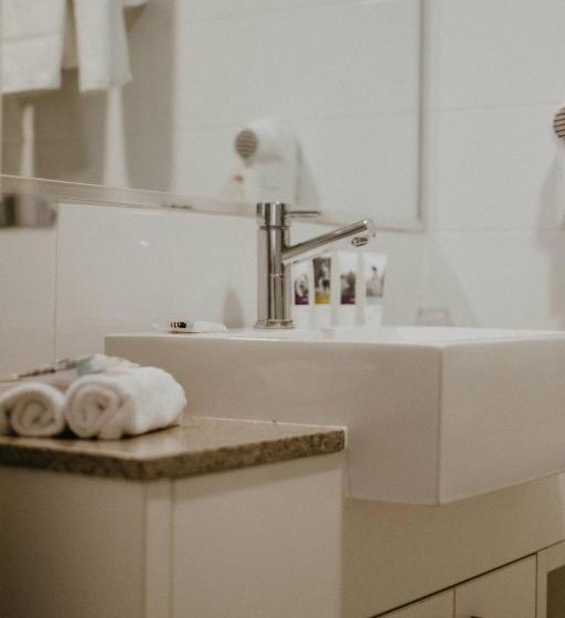 스탠다드 룸 퀸사이즈 침대, Mercure Clear Mountain Lodge