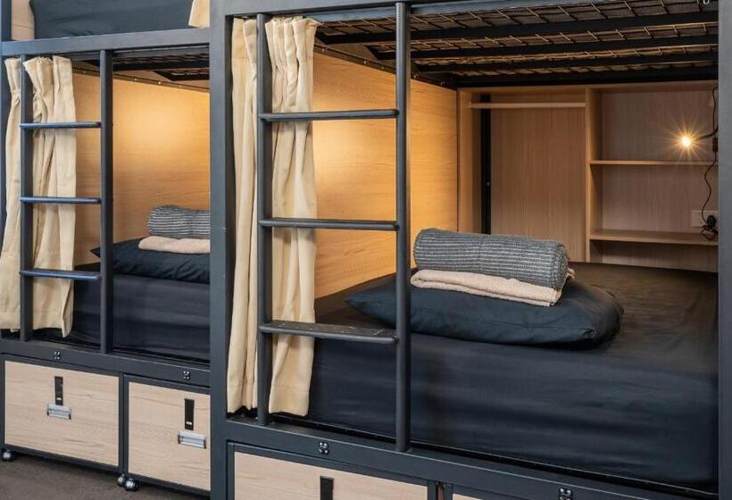 Кровать в Общей Комнате, Tequila Sunrise Hostel Adelaide
