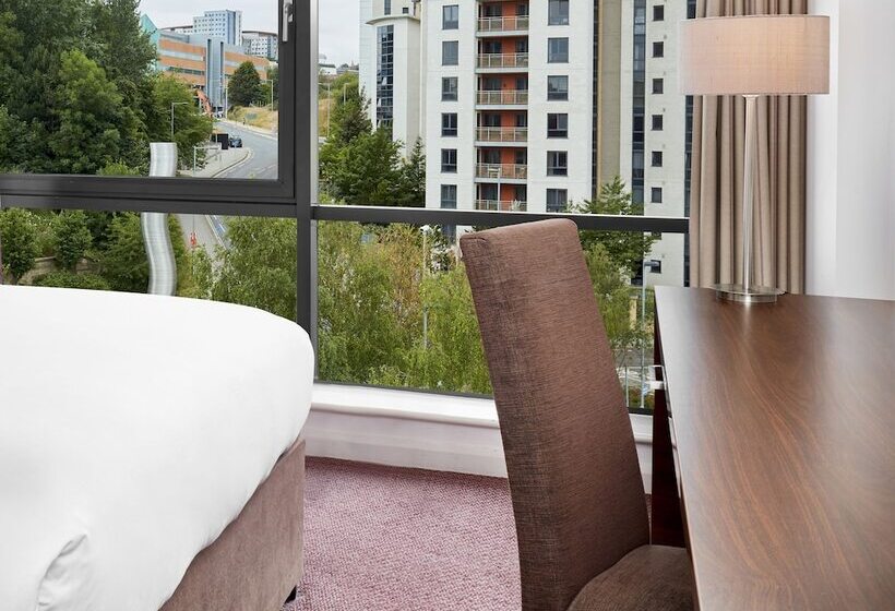 Номер Стандарт, Leonardo Newcastle Quayside