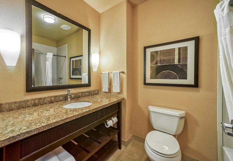 מיטת קינג בסוויטה, Holiday Inn Express Suites Beeville By Ihg