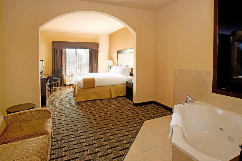 스위트 킹사이즈 침대, Holiday Inn Express Suites Beeville By Ihg