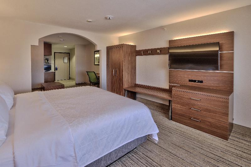 Люкс Кровать Кинг, Holiday Inn Express & Suites Portales, An Ihg