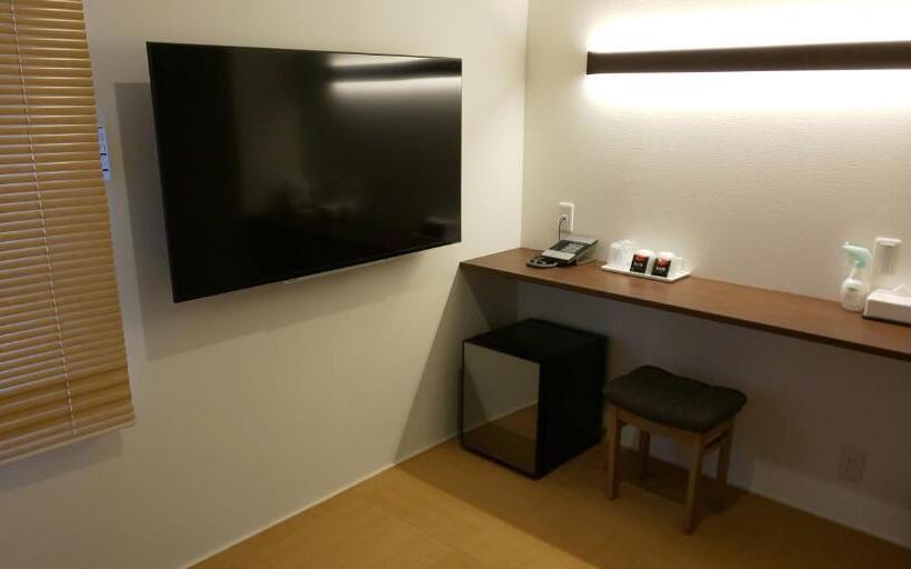 Номер Deluxe, Ueno First City