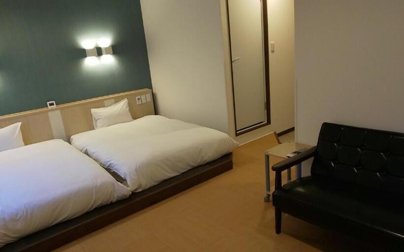 Номер Deluxe, Ueno First City