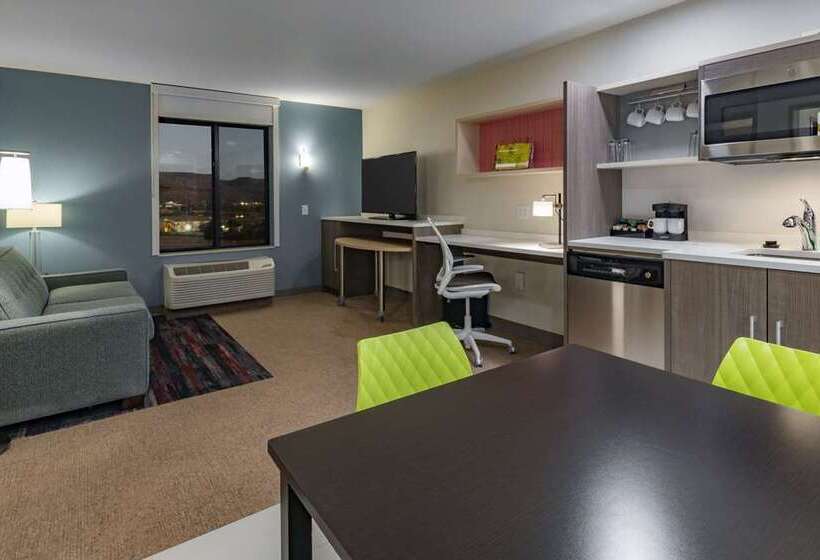 스위트 킹사이즈 침대, Doubletree By Hilton Front Royal Blue Ridge Shadows