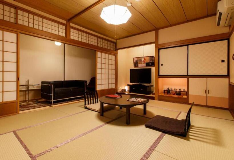 Quarto Familiar, Oyado Koto No Yume